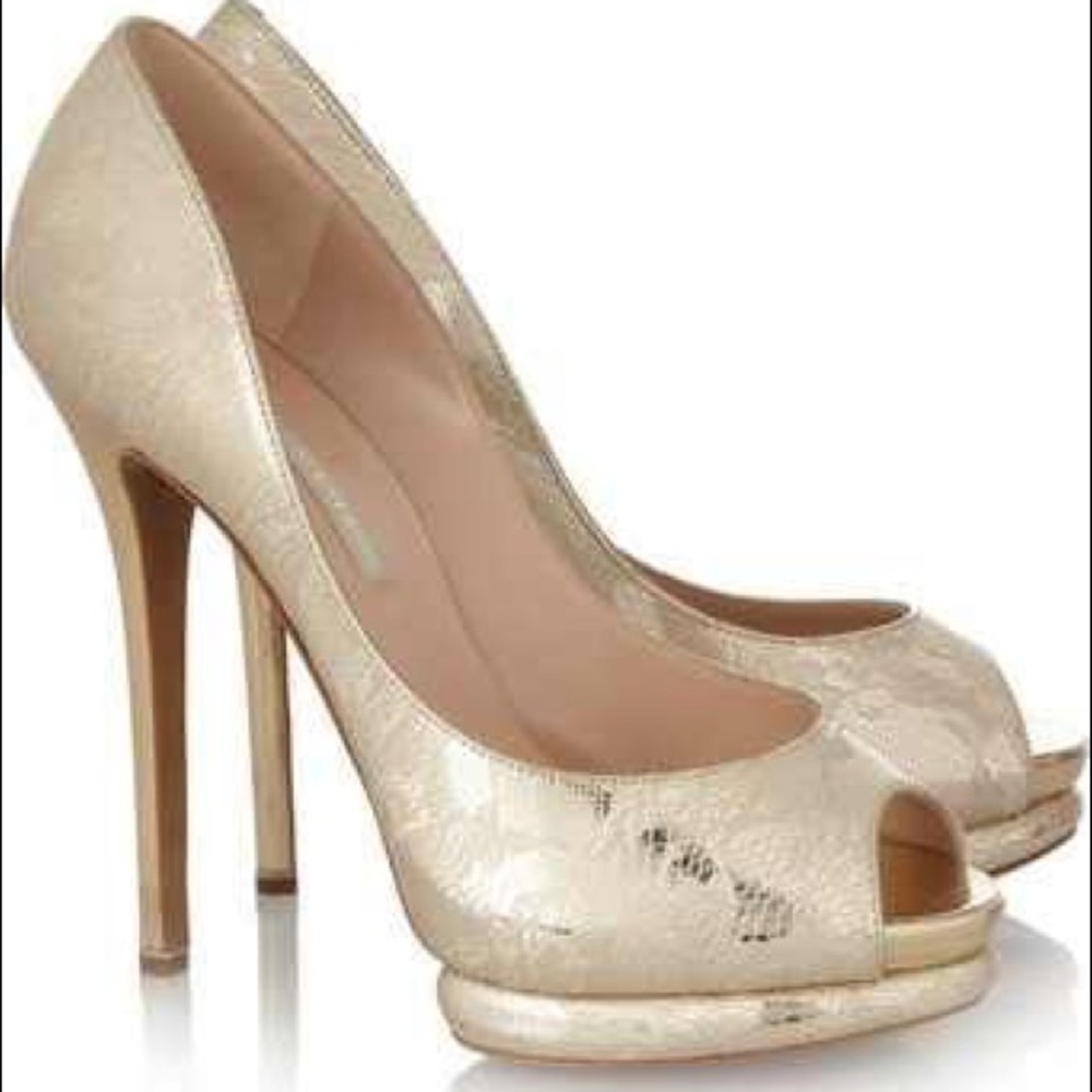 Nicholas Kirkwood Open-Toe Gold Lace Heels